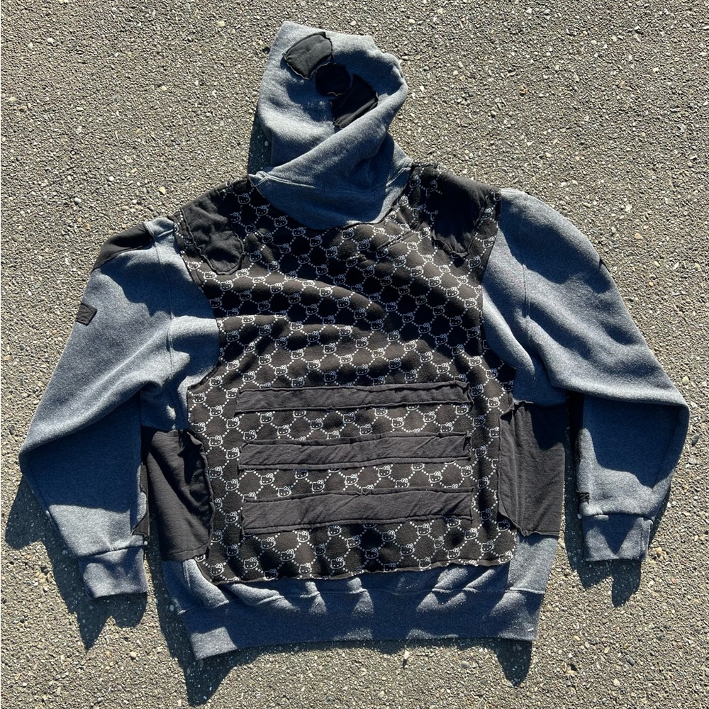 NovocentoNovantanove Hello Kitty "Vest" Pullover Hoodie - Picture 2 of 4
